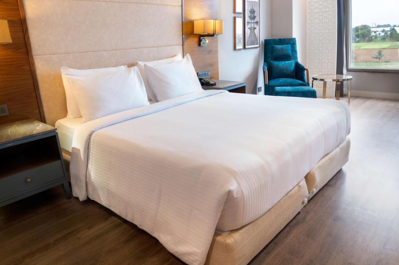 The Elite Narasapura, A Member Of Radisson Individuals Hotel Eksteriør billede