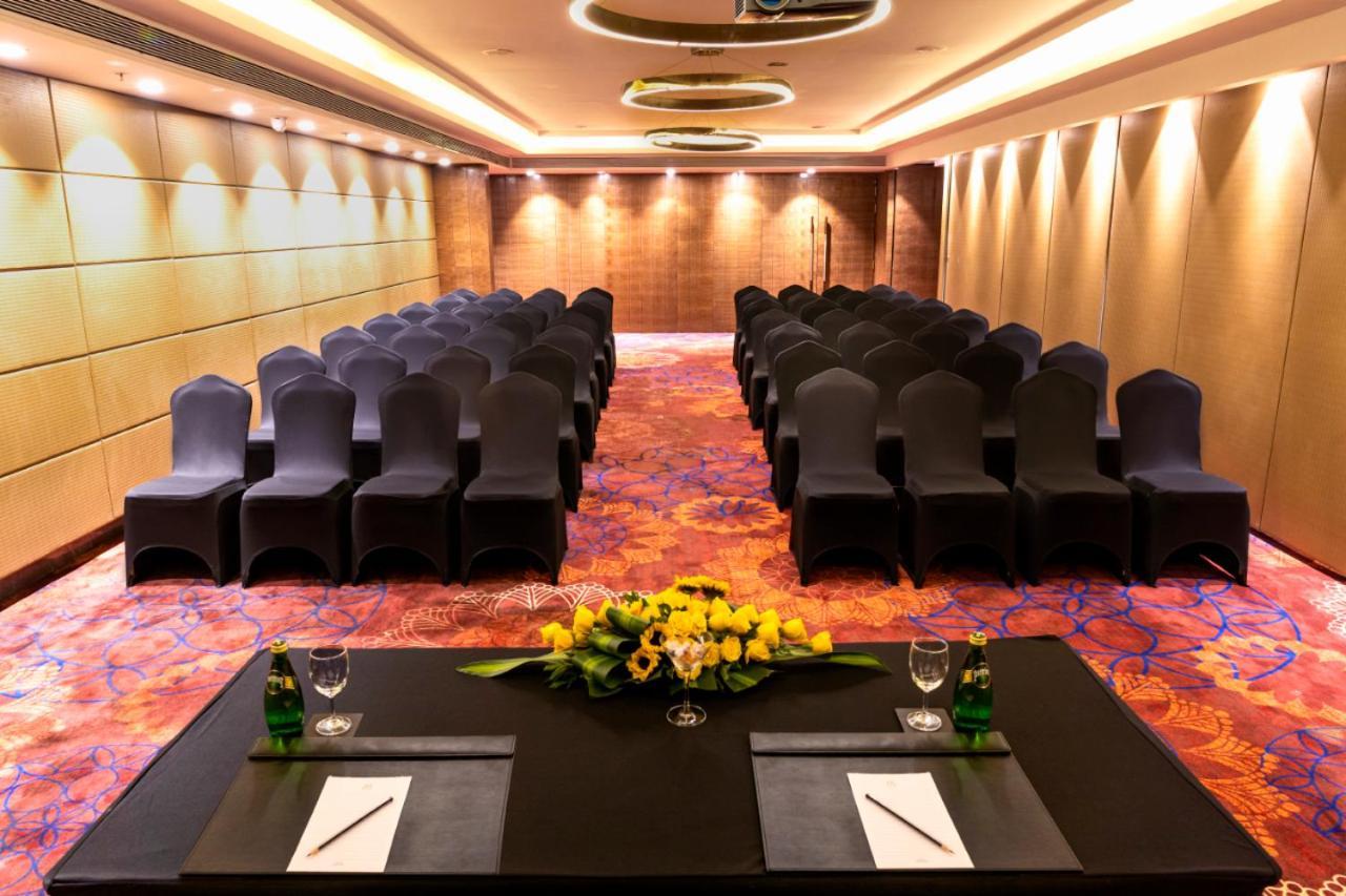 The Elite Narasapura, A Member Of Radisson Individuals Hotel Eksteriør billede