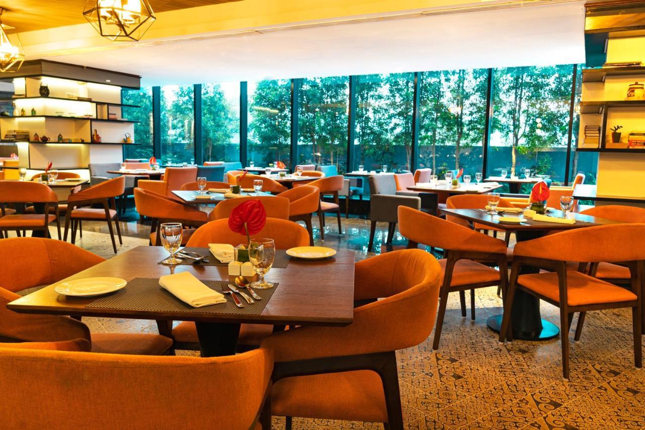 The Elite Narasapura, A Member Of Radisson Individuals Hotel Eksteriør billede
