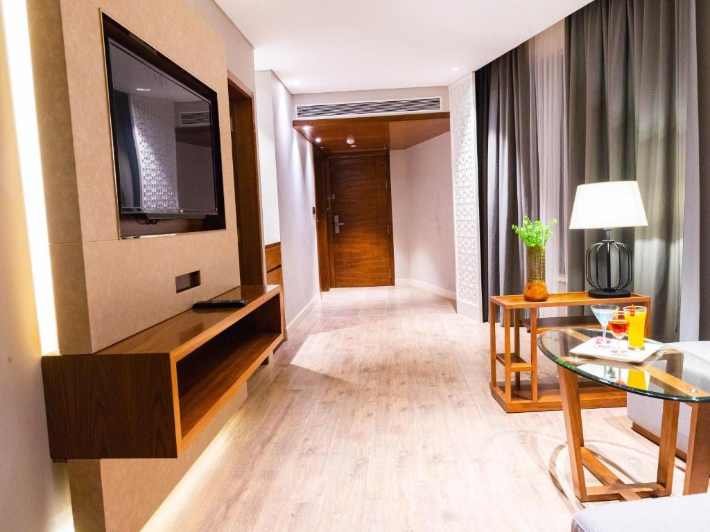 The Elite Narasapura, A Member Of Radisson Individuals Hotel Eksteriør billede