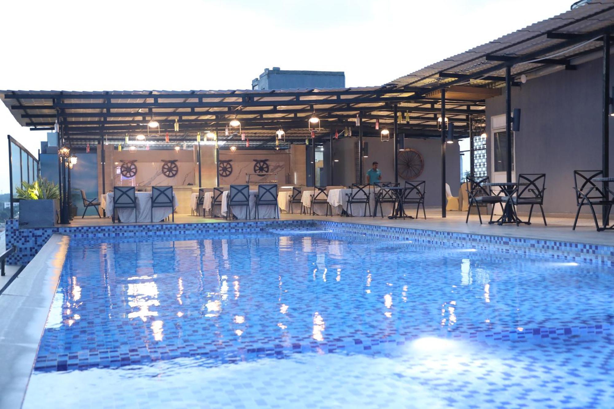 The Elite Narasapura, A Member Of Radisson Individuals Hotel Eksteriør billede