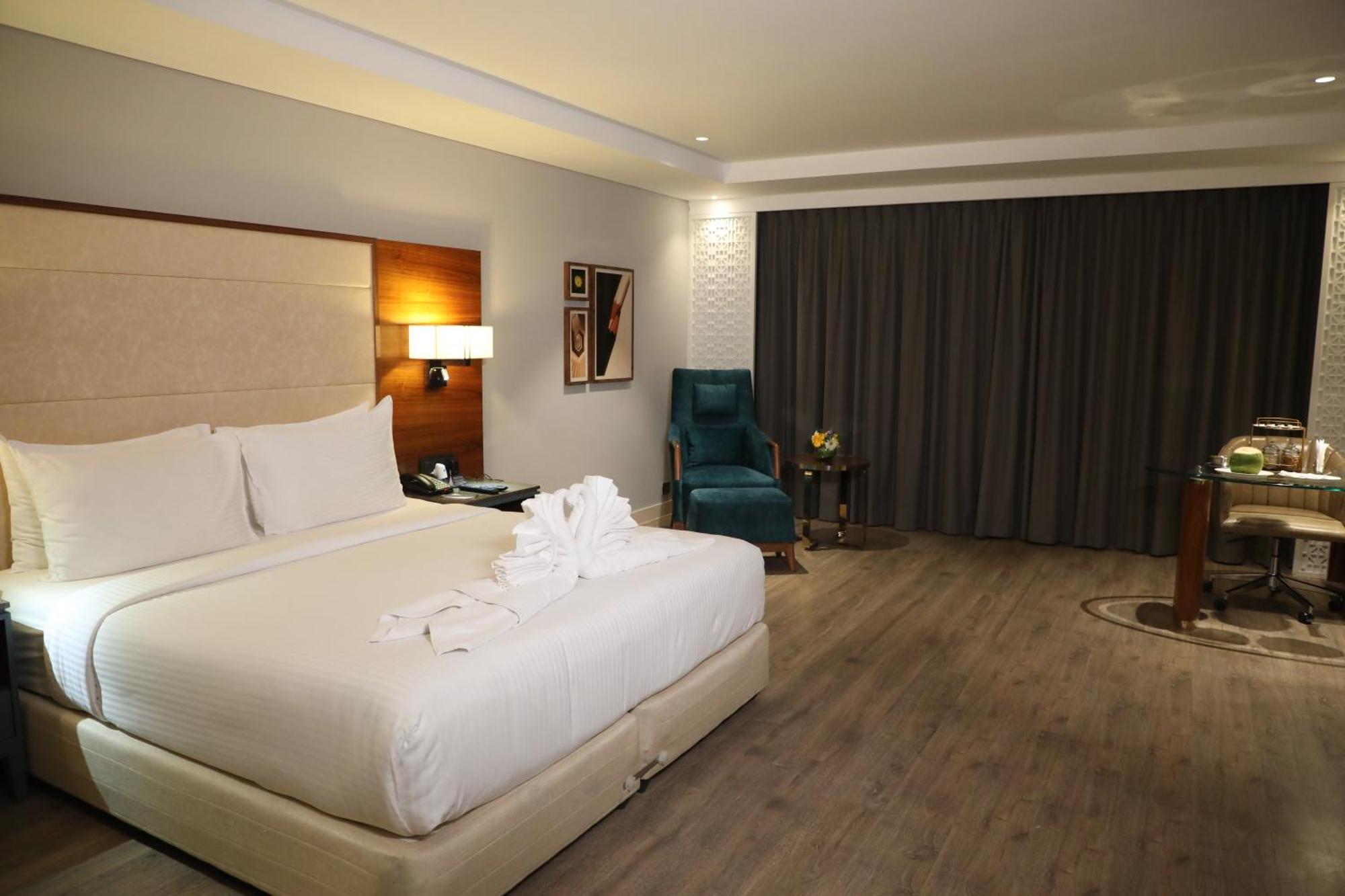 The Elite Narasapura, A Member Of Radisson Individuals Hotel Eksteriør billede